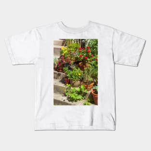 Steps with flower pots Kids T-Shirt